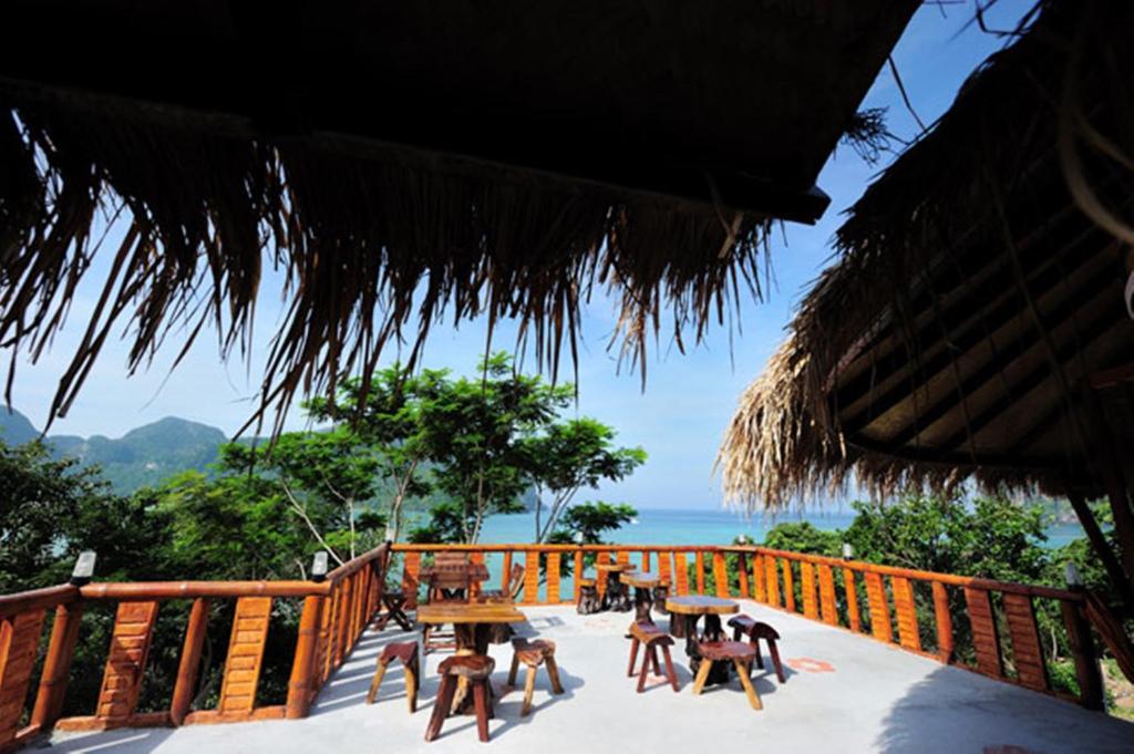 Phuphaya Seaview Resort - Adult Only Phiphi-szigetek Kültér fotó