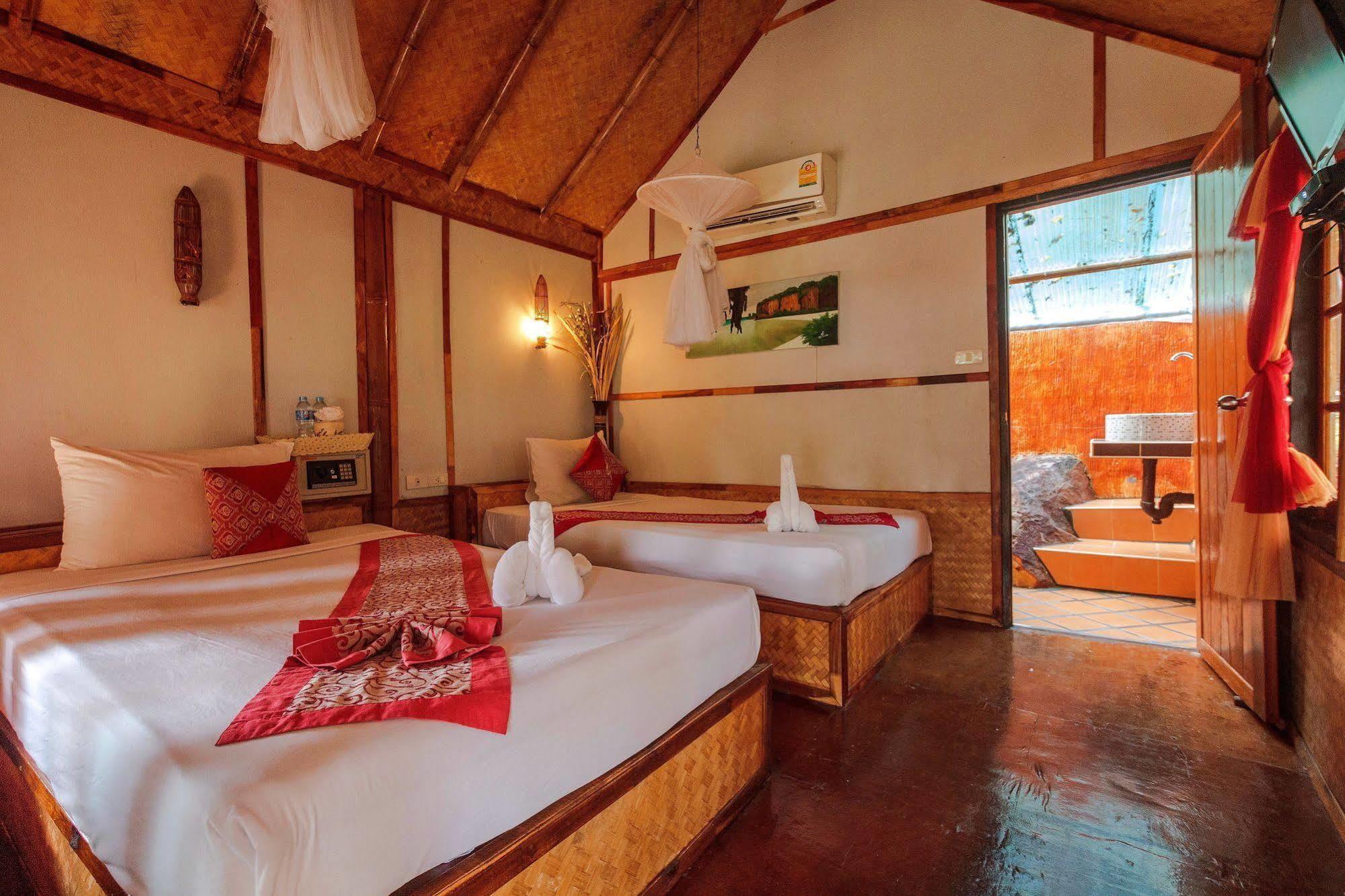 Phuphaya Seaview Resort - Adult Only Phiphi-szigetek Kültér fotó
